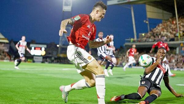 Man United theo đuổi những giá trị hư ảo