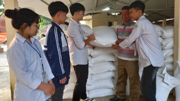 Phú Thọ hỗ trợ bổ sung hơn 38 tấn gạo cho học sinh vùng khó khăn