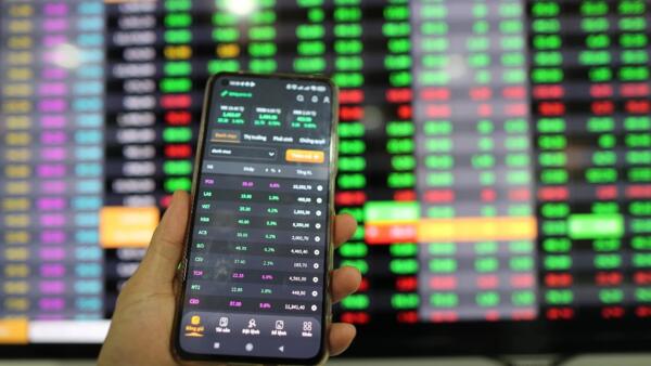 Cận Tết, VN-Index tìm điểm cân bằng