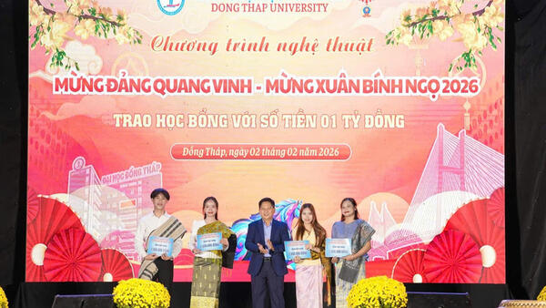 Hơn 1 tỷ đồng chăm lo Tết cho sinh viên Trường ĐH Đồng Tháp