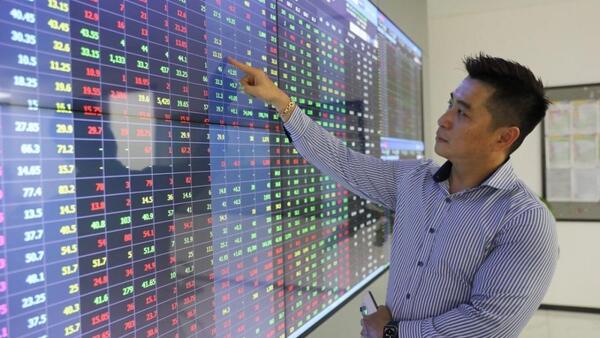 Hiệu suất và thanh khoản chứng khoán Việt Nam trước và sau Tết Nguyên đán