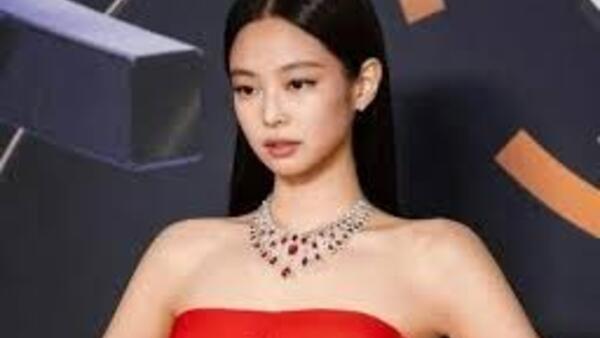 'Phú bà' Jennie (BLACKPINK) mua đứt tòa nhà 360 tỷ đồng