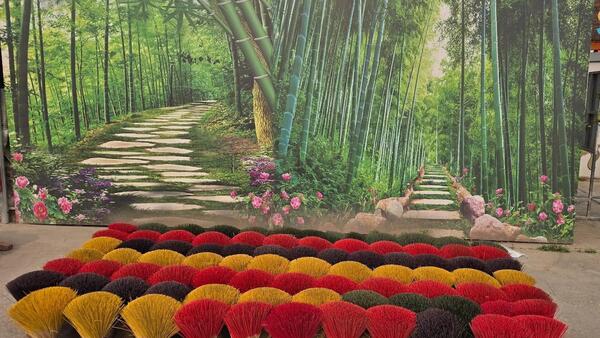 Quảng Phú Cầu: Xuân về “trên những ngón tay”