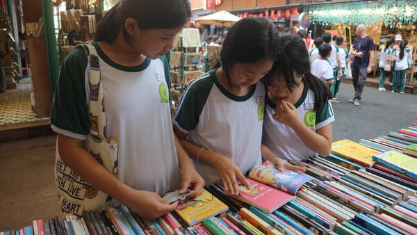 Người trẻ và văn chương tìm đường gặp nhau