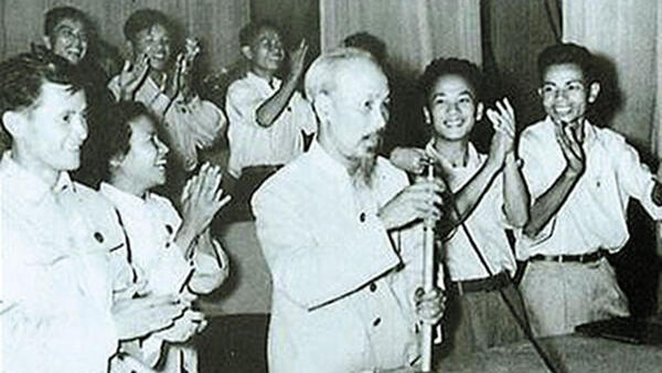 'La bàn tinh thần' từ tư tưởng đoàn kết