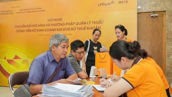 Thúc đẩy thanh toán không dùng tiền mặt: LPBank đồng hành tích cực cùng mục tiêu quốc gia