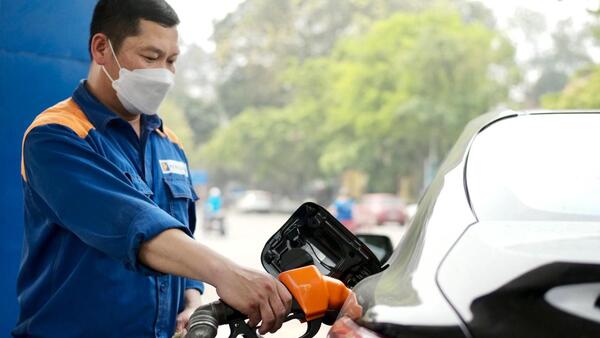 Giảm thuế suất thuế nhập khẩu ưu đãi từ 10% xuống 0% với một số mặt hàng xăng dầu