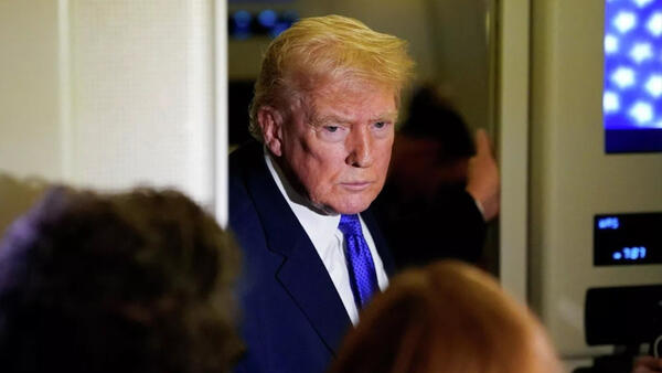 Trung tá Mỹ: Ông Trump đang hoảng vì Iran