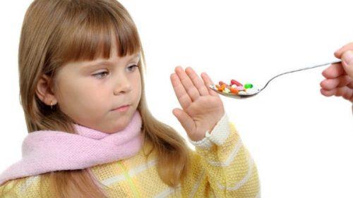 Bé cưng nhà bạn ho ‘muốn rụng phổi’: Cảnh báo 3 dấu hiệu của bệnh viêm thanh quản cấp tính bố mẹ nào cũng cần phải lưu tâm, lơ là một chút sẽ nguy hại cho con trẻ - Ảnh 3. Bé cưng nhà bạn ho ‘muốn rụng phổi’: Cảnh báo 3 dấu hiệu của bệnh viêm thanh quản cấp tính bố mẹ nào cũng cần phải lưu tâm, lơ là một chút sẽ nguy hại cho con trẻ - Ảnh 3.