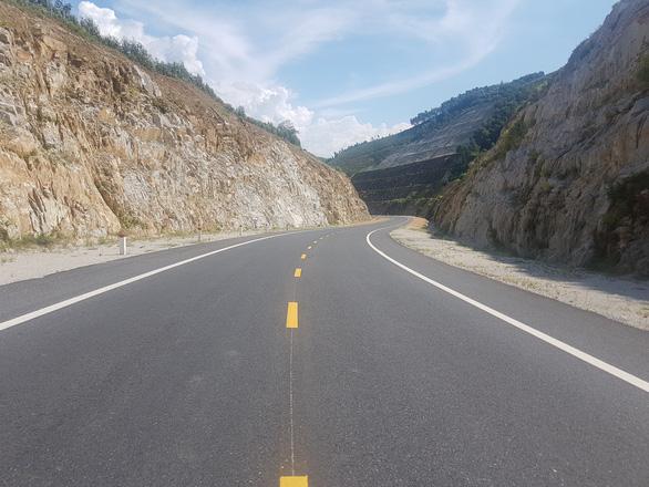 Vì sao một số đường cao tốc mới không có làn dừng xe khẩn cấp? - Ảnh 2. Vì sao một số đường cao tốc mới không có làn dừng xe khẩn cấp? - Ảnh 2.