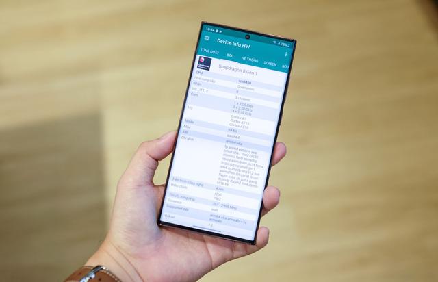 Cận cảnh Galaxy S22 Ultra -  liệu có xứng đáng ngôi vua smartphone Android? - Ảnh 12.