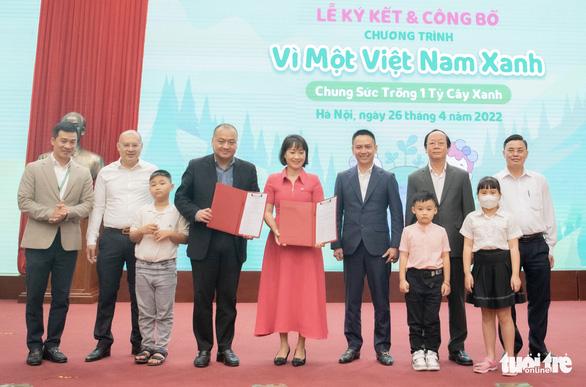 Bộ Tài nguyên và môi trường ‘chung sức trồng 1 tỉ cây xanh’ - Ảnh 1. Bộ Tài nguyên và môi trường ‘chung sức trồng 1 tỉ cây xanh’ - Ảnh 1.