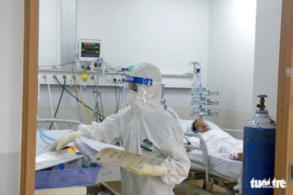 70% người bị COVID-19 nguy kịch hồi sinh từ ICU - Ảnh 1.