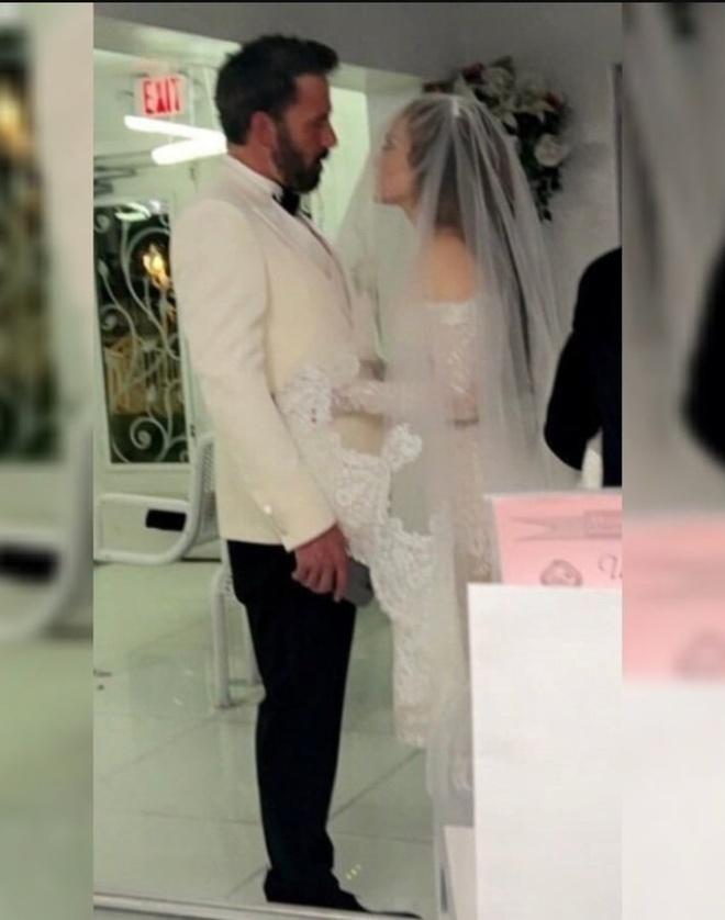 Jennifer Lopez và Ben Affleck kết hôn sau 20 năm chờ nhau ảnh 2