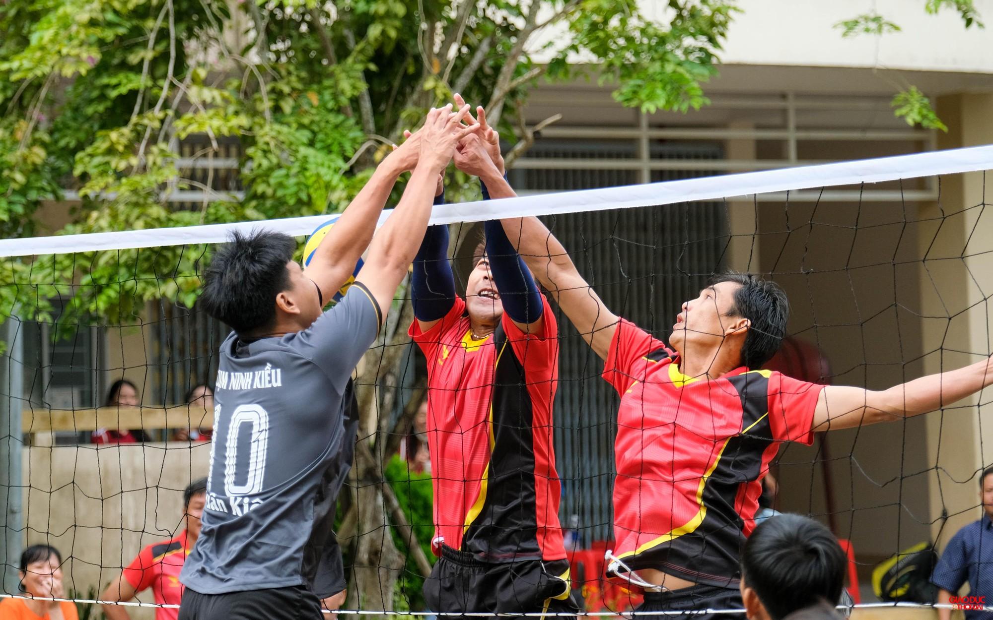 Sôi nổi Hội thao Bóng chuyền công chức viên chức lao động ngành Giáo dục TP Cần Thơ 2022 ảnh 7