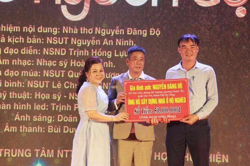 Hà Tĩnh: Quỹ Khuyến học Hồng Lam tiếp nhận 100 triệu đồng từ nhà hảo tâm ảnh 2