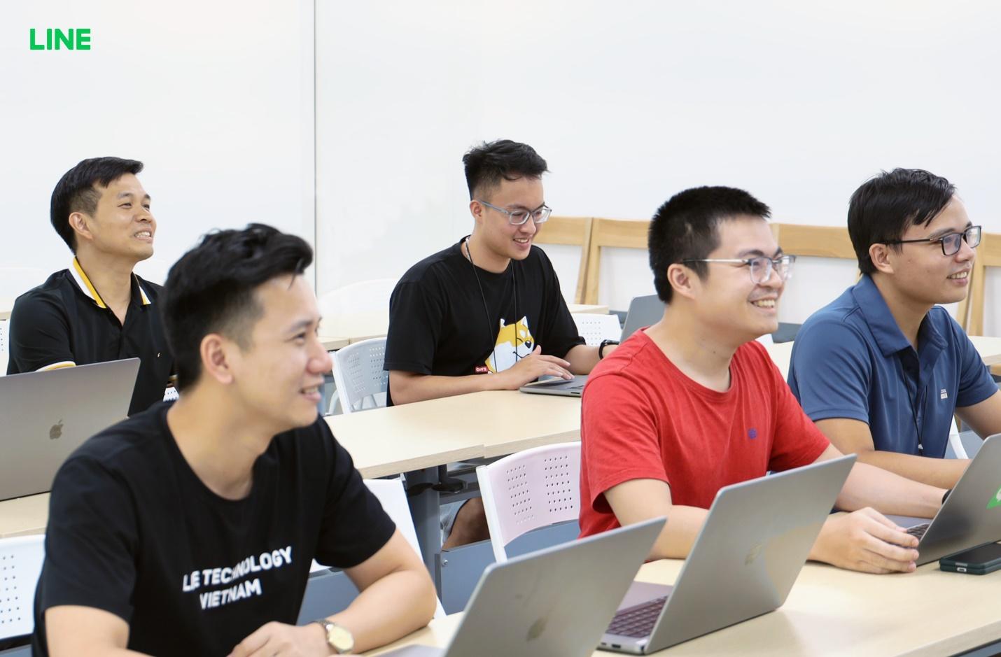 LINE Code Wow 2022 - Thử tài với cuộc thi lập trình quy mô toàn miền Bắc - Ảnh 3. LINE Code Wow 2022 - Thử tài với cuộc thi lập trình quy mô toàn miền Bắc - Ảnh 3.