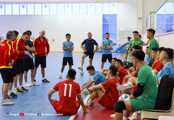 Tuyển futsal Việt Nam muốn thắng Hàn Quốc và Saudi Arabia - Ảnh 1. Tuyển futsal Việt Nam muốn thắng Hàn Quốc và Saudi Arabia - Ảnh 1.
