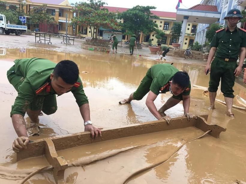 Người cán bộ Đoàn nhiệt huyết cống hiến vì cộng đồng ảnh 2