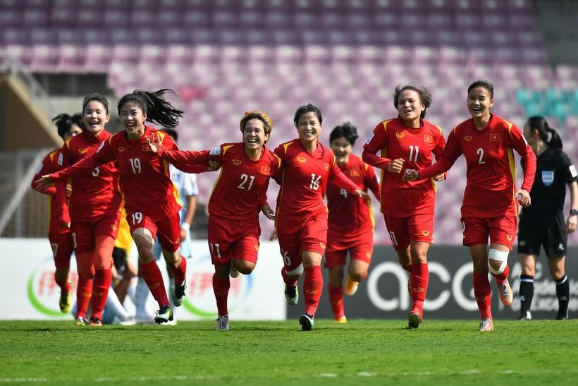 Tuyển nữ Việt Nam tập huấn dài hạn ở nước ngoài chuẩn bị cho World Cup.