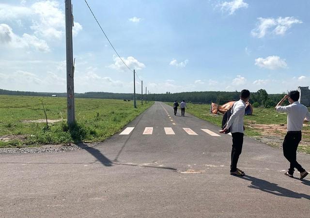 Thị trường bất động sản khó chồng khó, nhà đầu tư đang phải “tự cứu” lấy mình? - Ảnh 2.