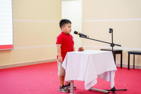 Học sinh trường quốc tế đạt giải vàng cuộc thi hùng biện - Ảnh 2. Học sinh trường quốc tế đạt giải vàng cuộc thi hùng biện - Ảnh 2.