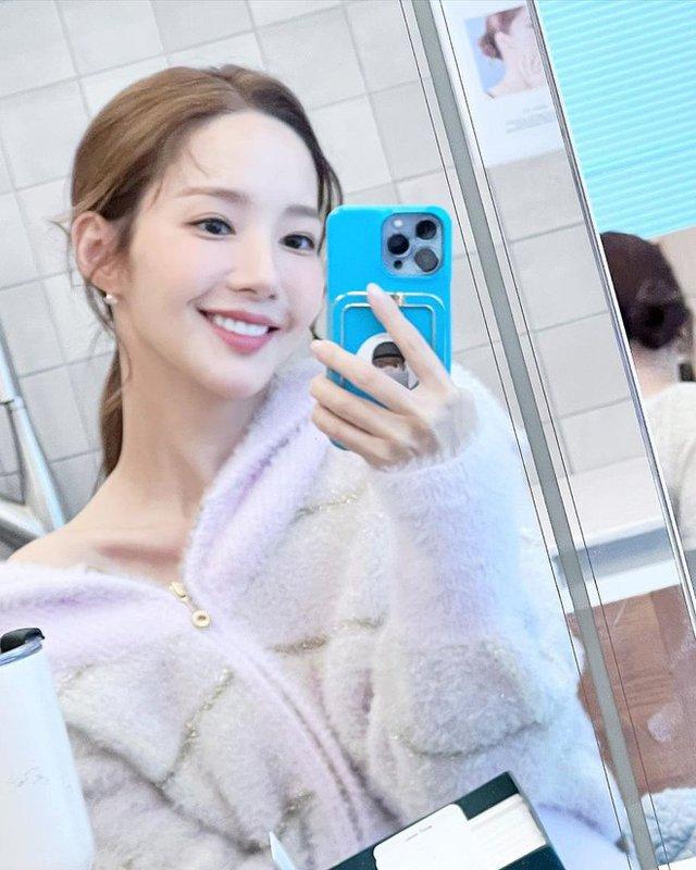 Sự nghiệp của Park Min Young sắp toang: Nhan sắc trồi sụt, thành tích phim ảnh thấp, nay còn bị triệu tập điều tra vì vụ án tham ô - Ảnh 9.