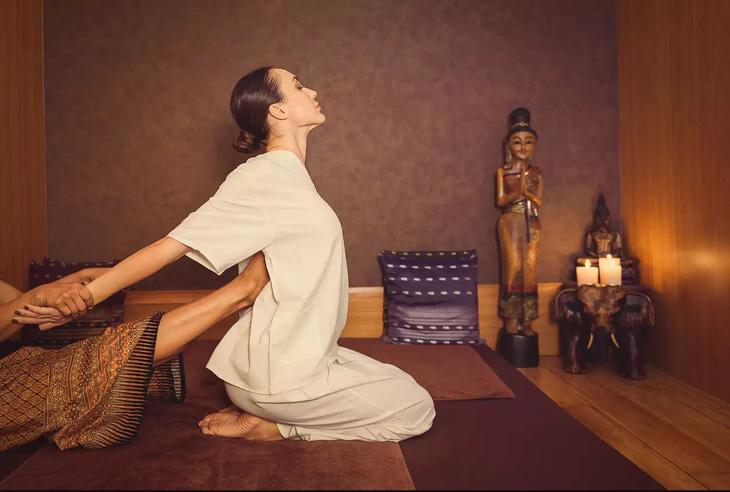 Đối với nhiều du khách tới Thái Lan, ghé thăm và tận hưởng một liệu trình massage truyền thống (Nuad Thai) là một trải nghiệm thú vị