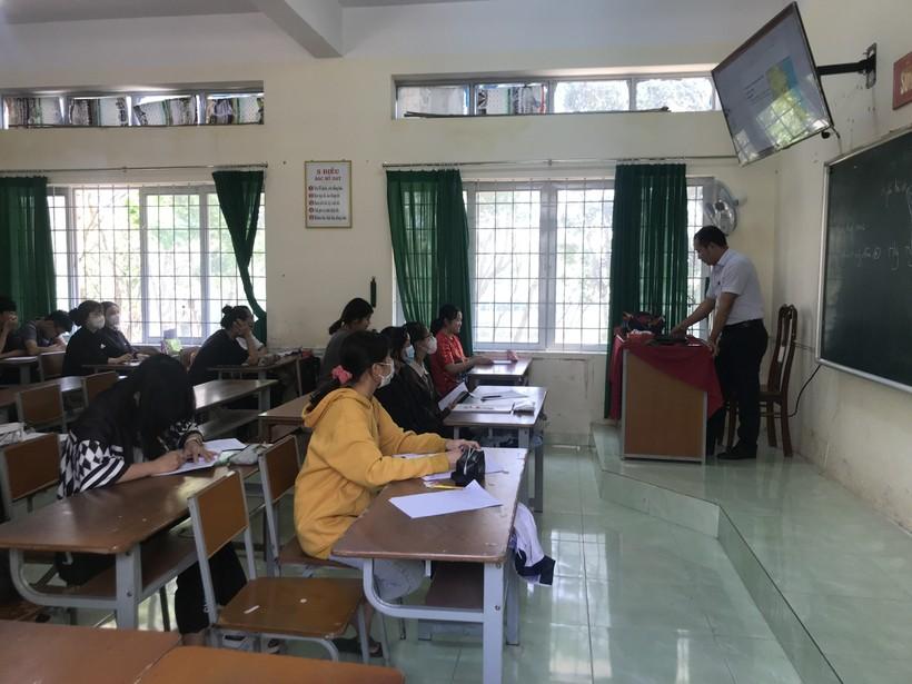 Trường học phố núi tổ chức ôn tập, sẵn sàng cho kỳ thi tốt nghiệp THPT ảnh 1