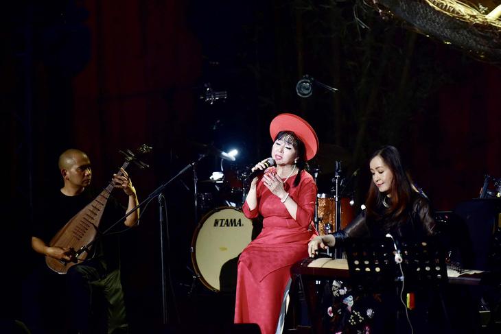 Hương Thanh - người giữ hồn dân tộc ở châu Âu - Ảnh 1. Hương Thanh - người giữ hồn dân tộc ở châu Âu - Ảnh 1.