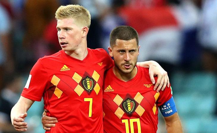 Cuộc cách mạng của tuyển Bỉ - Ảnh 1. De Bruyne (trái) sẽ kế thừa băng đội trưởng từ Hazard - Ảnh: Reuters
