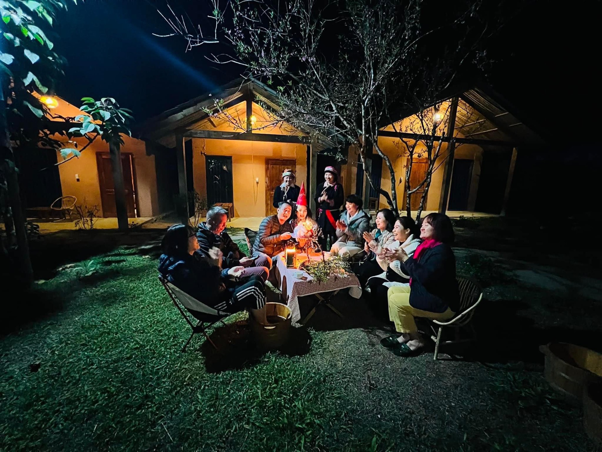 Hành trình chạm đến trái tim du khách cần bắt đầu bằng nụ cười’’ - Ảnh 1. Hành trình chạm đến trái tim du khách cần bắt đầu bằng nụ cười’’ - Ảnh 1.