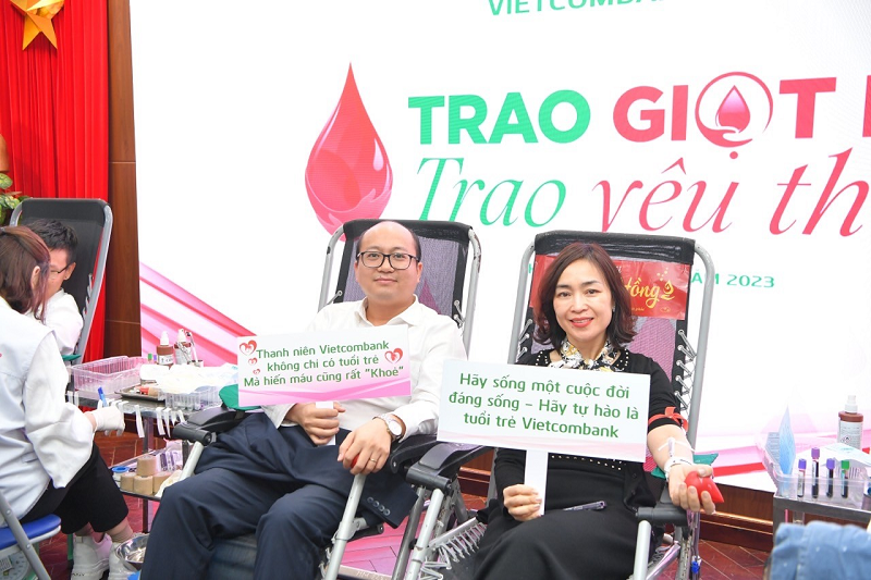 Cán bộ Vietcombank tham gia hiến máu tại Trụ sở chính