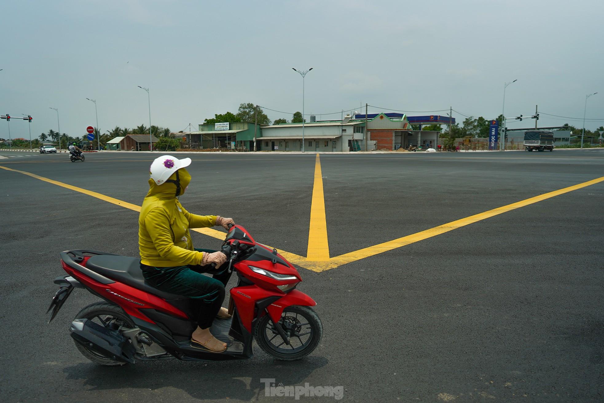 Diện mạo mới đường vành đai TP Tân An - Ảnh 20.