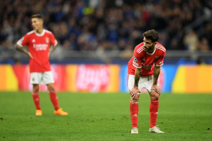 Benfica nỗ lực trong trận tứ kết lượt về Champions League nhưng bất thành - Ảnh: REUTERS