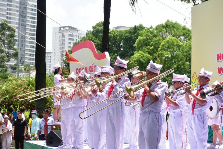 3.000 học sinh thi nghi thức và Tiếng kèn Đội ta - Ảnh 4.