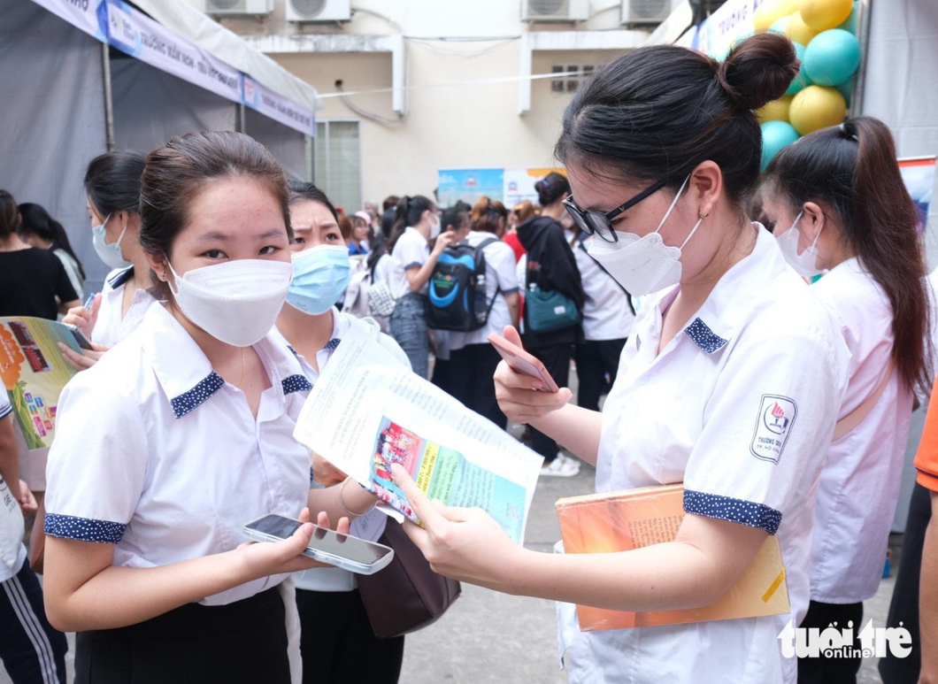 1.000 sinh viên ngành giáo dục mầm non tìm cơ hội tại ngày hội việc làm - Ảnh 4.