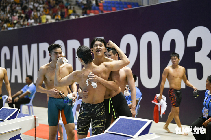 SEA Games 32: Chờ mưa vàng từ điền kinh, bơi lội - Ảnh 1.