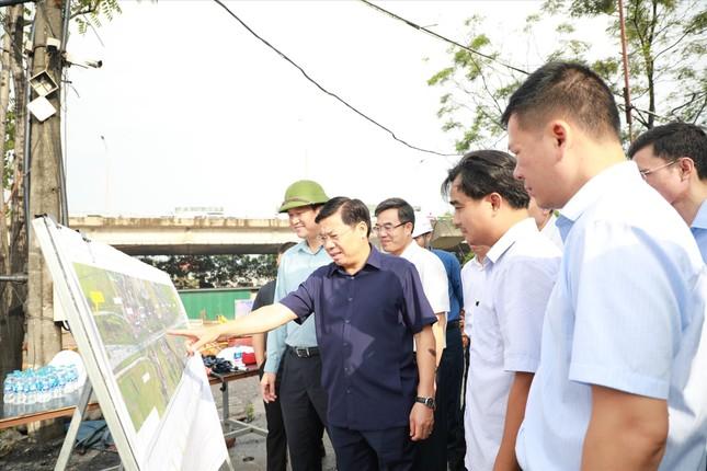 Bước qua nỗi sợ, tạo đột phá kinh tế: Bắc Giang bảo vệ cán bộ, giữ nhịp độ tăng trưởng - Ảnh 2.