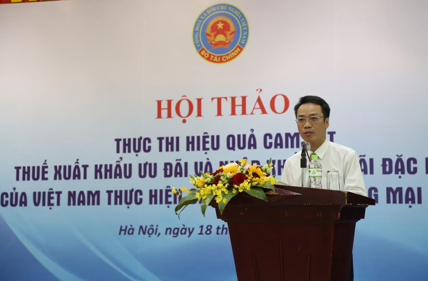 Phó Vụ trưởng Vụ Hợp tác quốc tế Phạm Tuấn Anh phát biểu khai mạc hội thảo.  