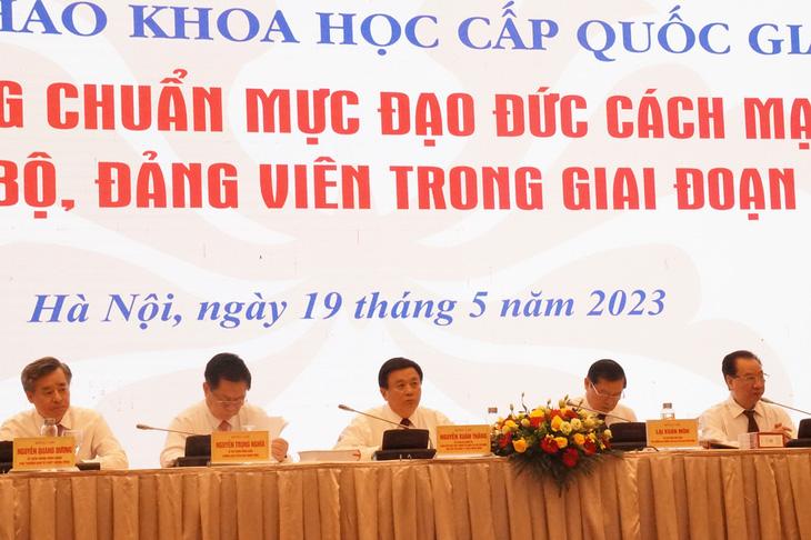 Các đại biểu chủ trì hội thảo - Ảnh: T.ĐIỂU Các đại biểu chủ trì hội thảo - Ảnh: T.ĐIỂU