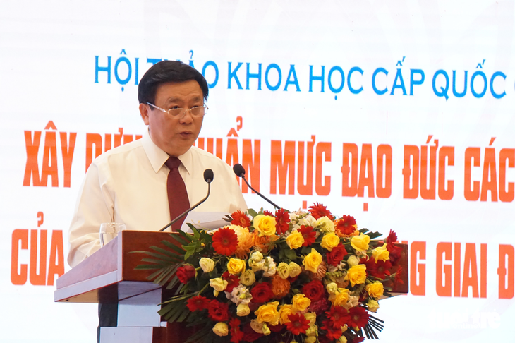 Ông Nguyễn Xuân Thắng - giám đốc Học viện Chính trị Quốc gia Hồ Chí Minh phát biểu khai mạc hội thảo - Ảnh: T.ĐIỂU Ông Nguyễn Xuân Thắng - giám đốc Học viện Chính trị Quốc gia Hồ Chí Minh - phát biểu khai mạc hội thảo - Ảnh: T.ĐIỂU