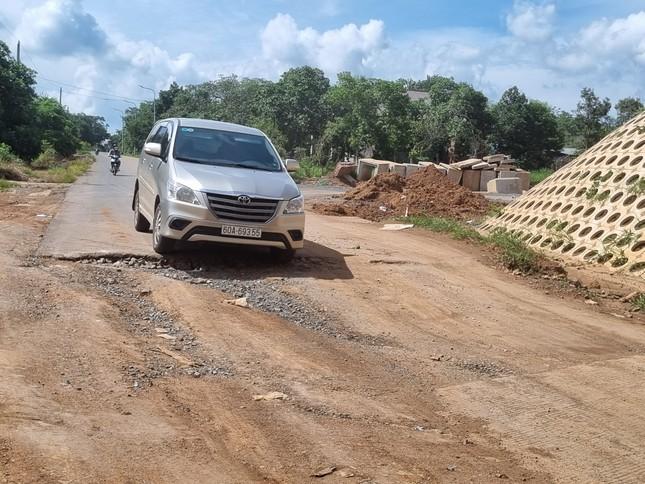 Cao tốc Phan Thiết - Dầu Giây vẫn ngổn ngang sau hơn 2 tháng khánh thành - Ảnh 3.