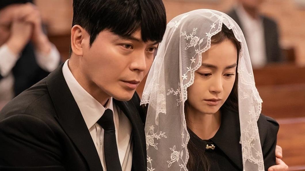 Kim Tae Hee bí ẩn và có chút ma mị trong Khu vườn dối trá - Ảnh: Soompi