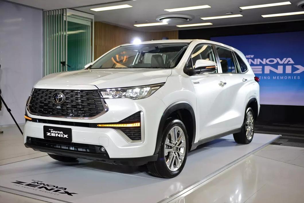 Innova từ hình dáng đậm chất MPV nay thay đổi sang dạng SUV/Crossover - Ảnh: Toyota