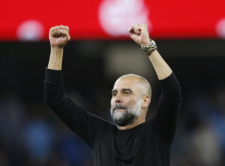 HLV Pep Guardiola sẽ vắng mặt trong hai trận tiếp theo của Man City - Ảnh: REUTERS