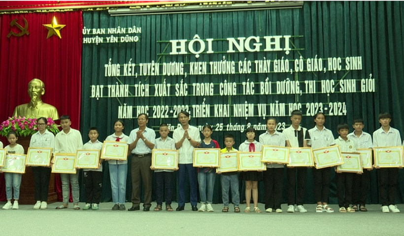 Hội nghị tổng kết năm học 2022-2023 huyện Yên Dũng, Bắc Giang ảnh 2