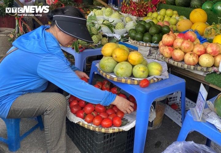 Trái cây nhập ngoại tràn ngập thị trường, giá rẻ chưa từng có - Ảnh 5.