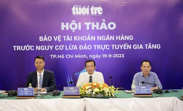 Hội thảo Bảo vệ tài khoản ngân hàng trước nguy cơ lừa đảo trực tuyến gia tăng diễn ra tại khách sạn REX - Ảnh: HỮU HẠNH