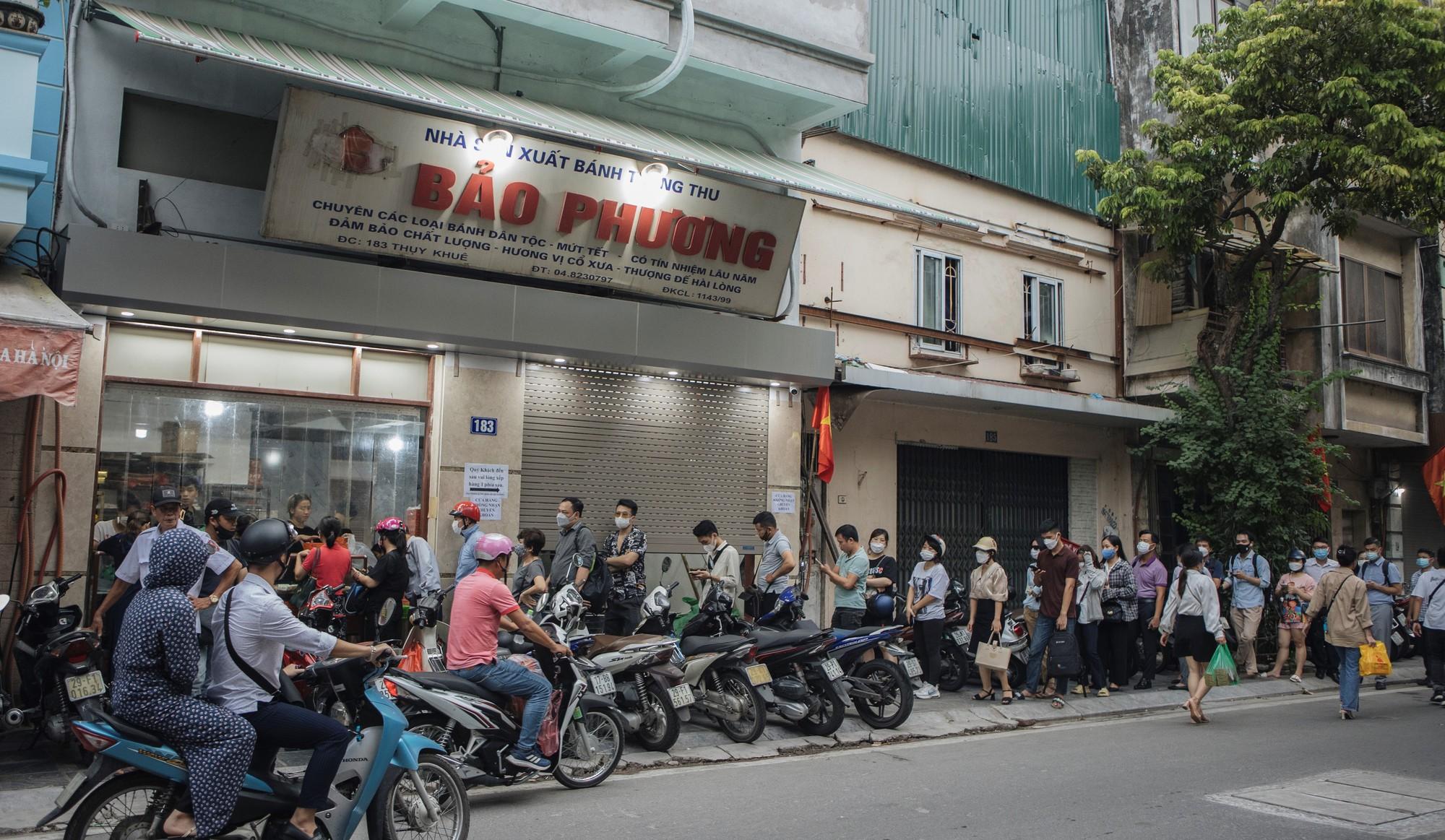 Bánh Trung thu Bảo Phương bị chê cứng, "sốc" vì quá ngọt nhưng rất nhiều dân mạng đã đưa ra phản ứng bất ngờ - Ảnh 1.